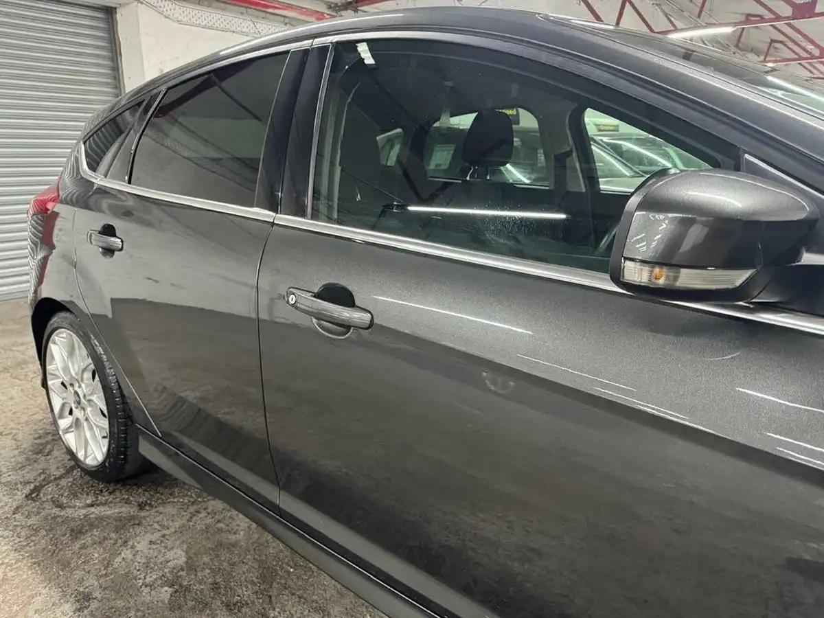 2015-ford-focus-16tdci-zetec-s-hatchback-big-5