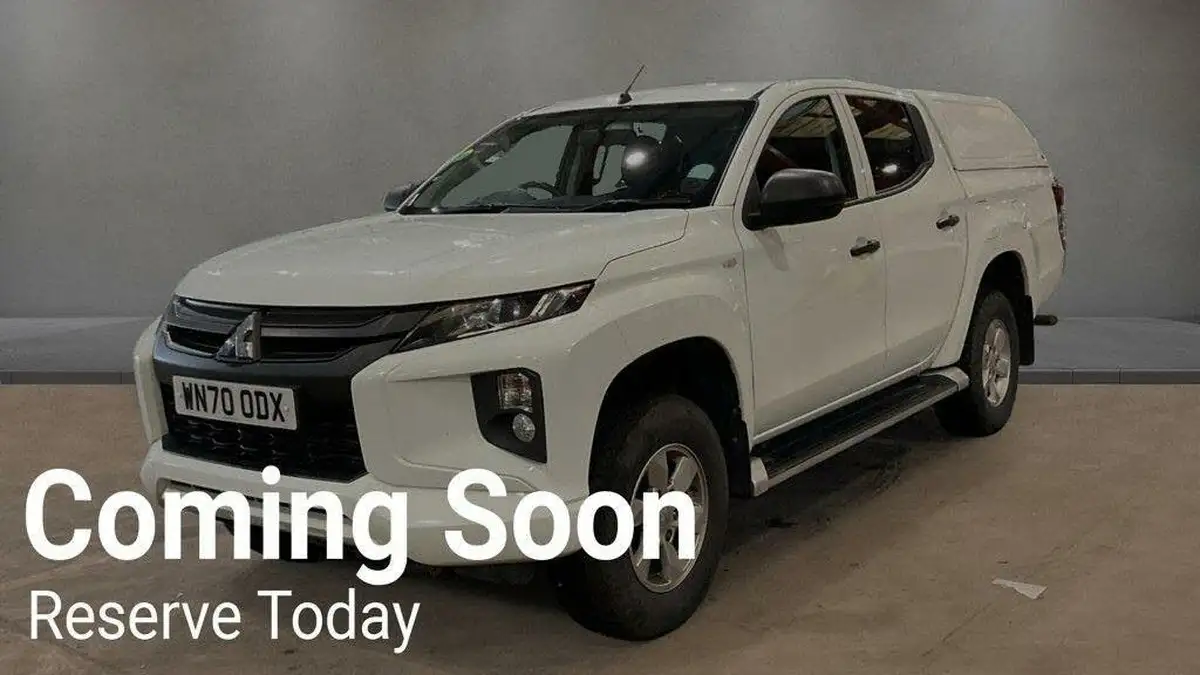 2020-mitsubishi-l200-22di-d-4-life-double-pickup-big-2