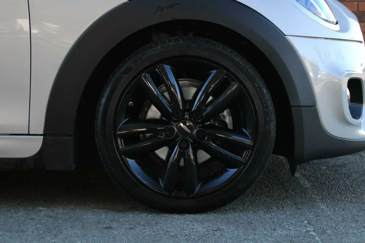 2019-mini-cooper-15-cooper-sport-hatchback-3d-big-11