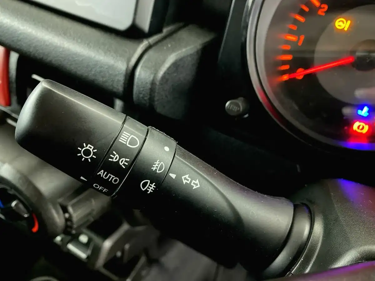 2021-suzuki-jimny-15-light-commercial-allgrip-big-30
