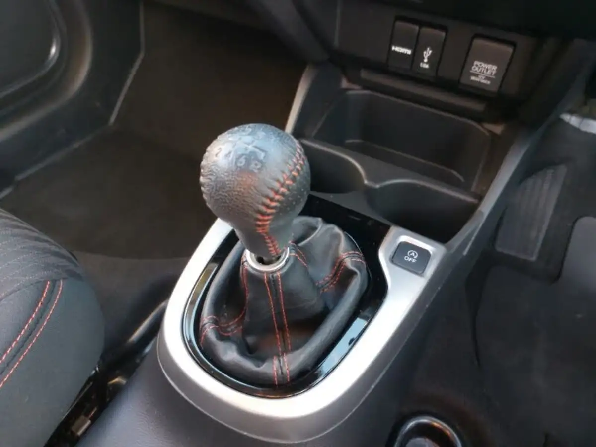 2018-honda-jazz-15-i-vtec-sport-navi-big-12