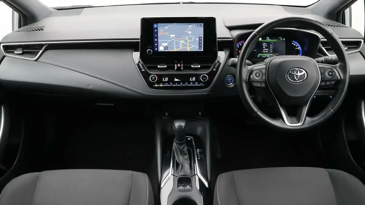 2023-toyota-corolla-18-vvt-i-icon-tech-spare-wheel-touring-sports-5d-big-13