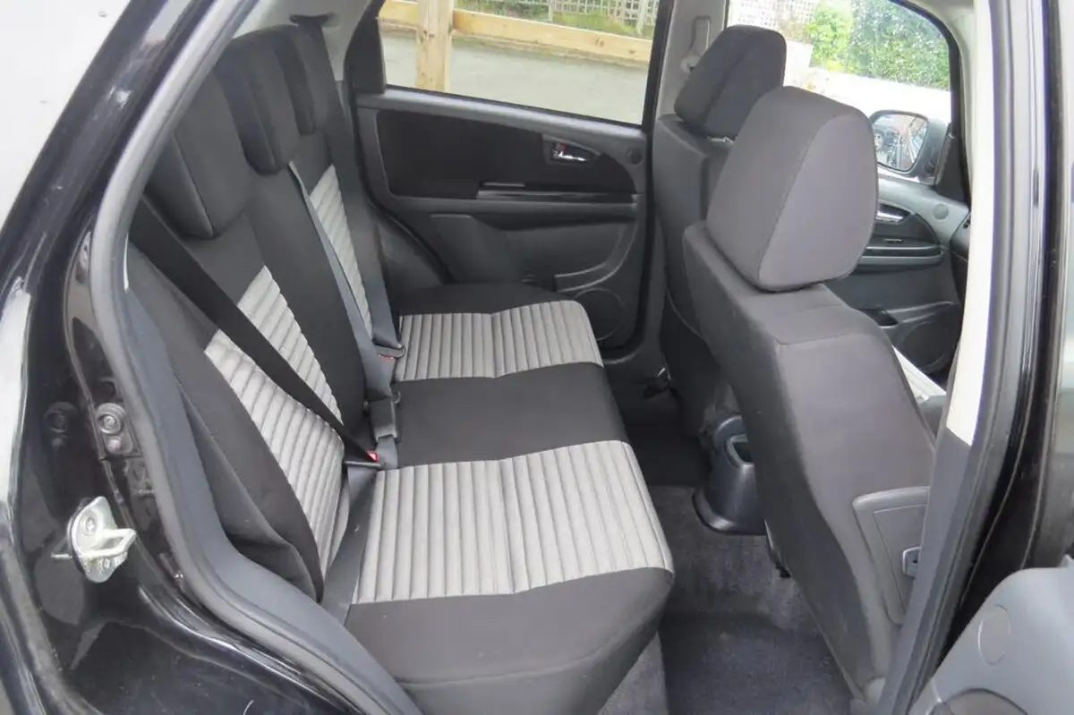 2010-suzuki-sx4-big-5