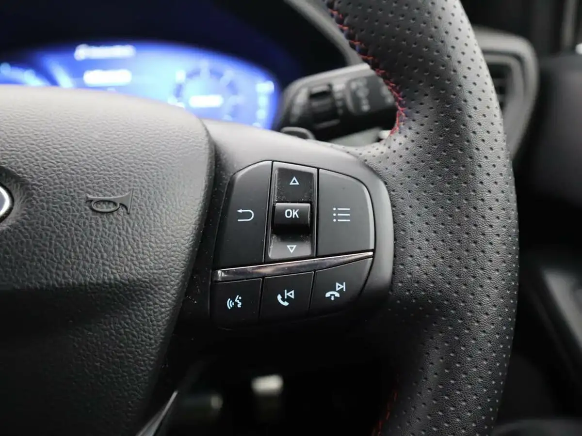2022-ford-focus-15-st-line-vignale-estate-auto-big-24