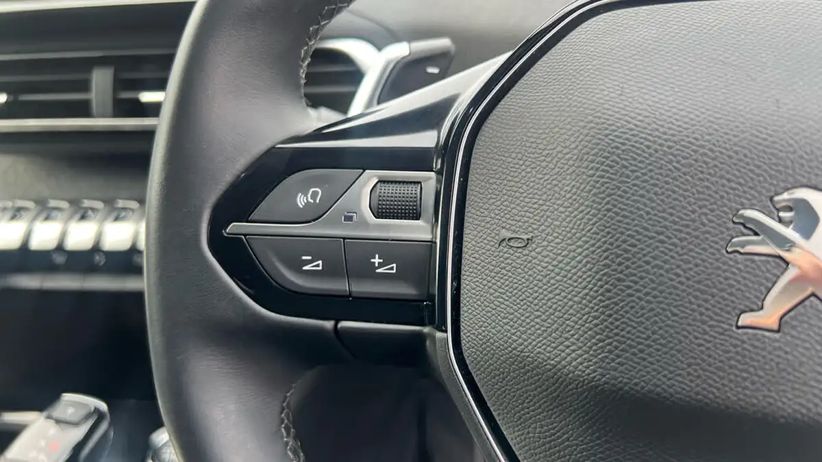 2022-peugeot-3008-suv-16-puretech-allure-premium-225bhp-hybrid-big-22
