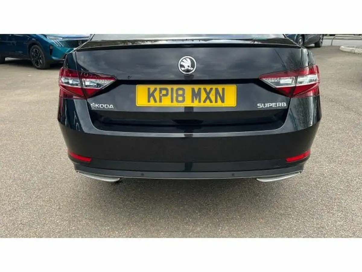 2018-skoda-superb-20-tsi-sportline-220ps-ss-hatchback-big-21