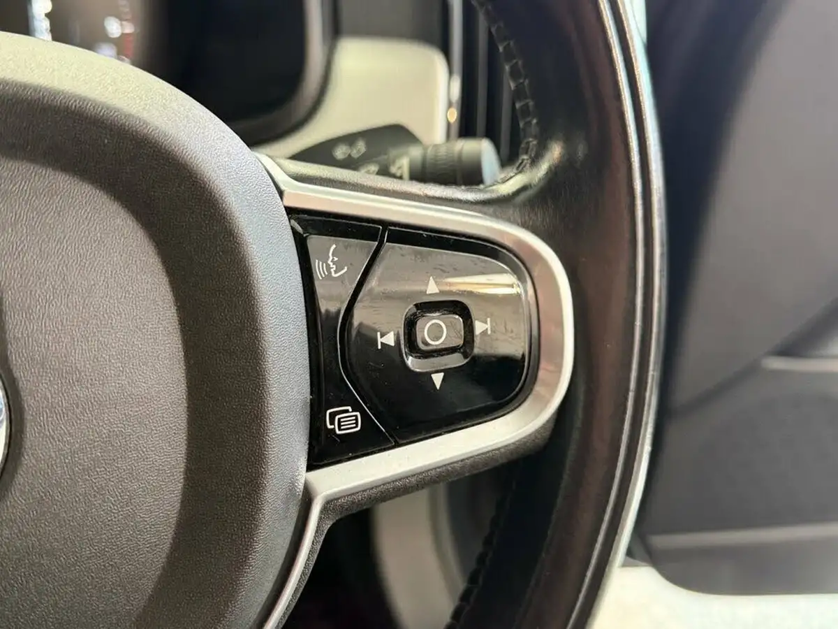 2017-volvo-s90-20td-d5-inscription-big-35