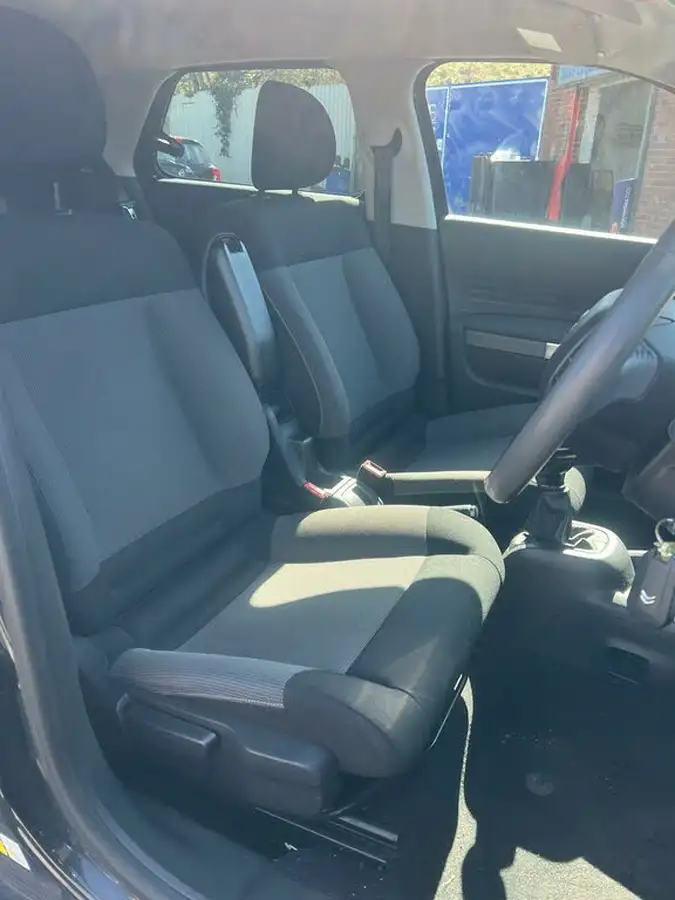 2015-citroen-c4-cactus-16bluehdi-flair-big-20