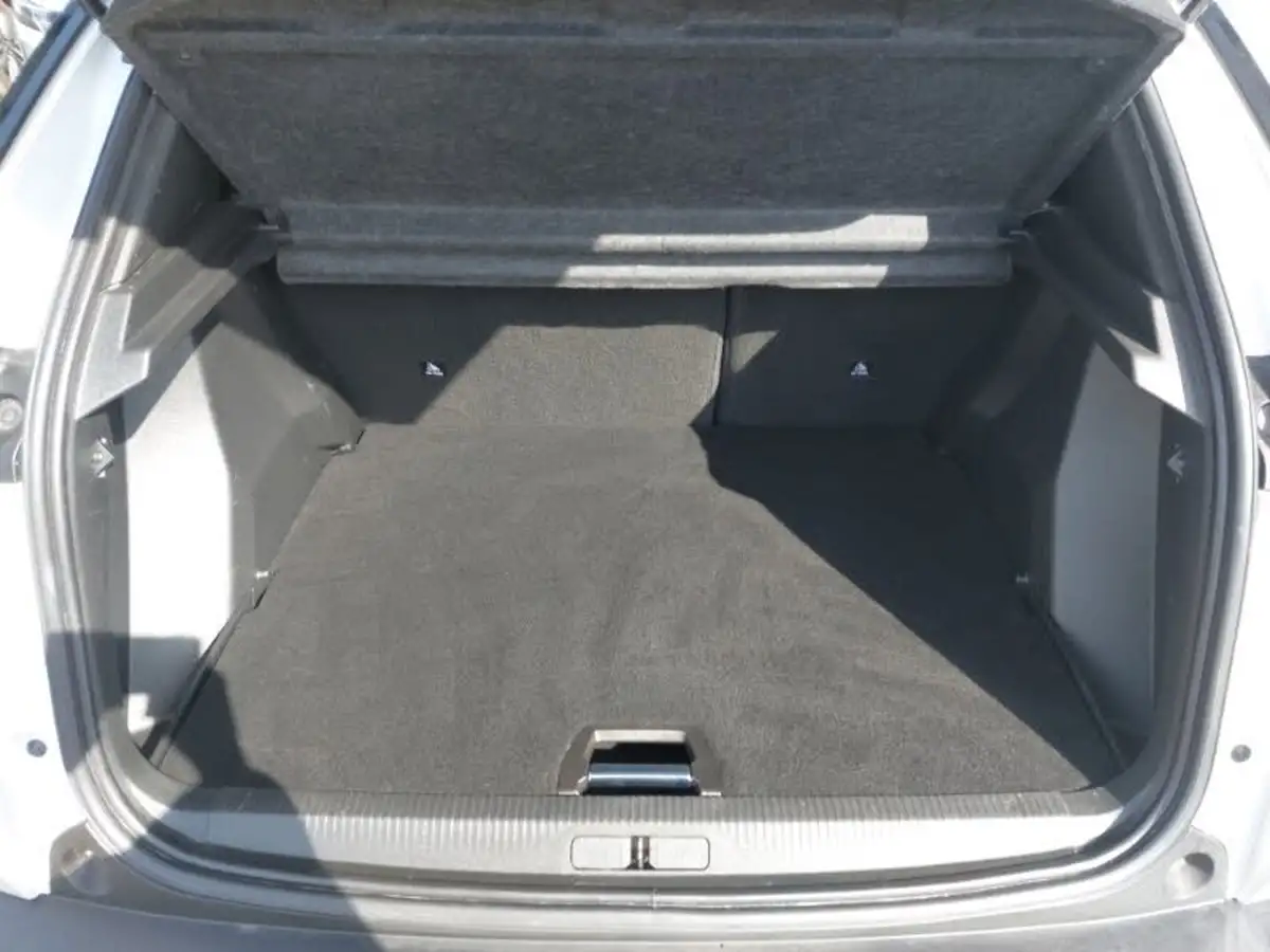 2023-peugeot-2008-suv-12-puretech-gt-130bhp-station-wagon-eat8-big-7