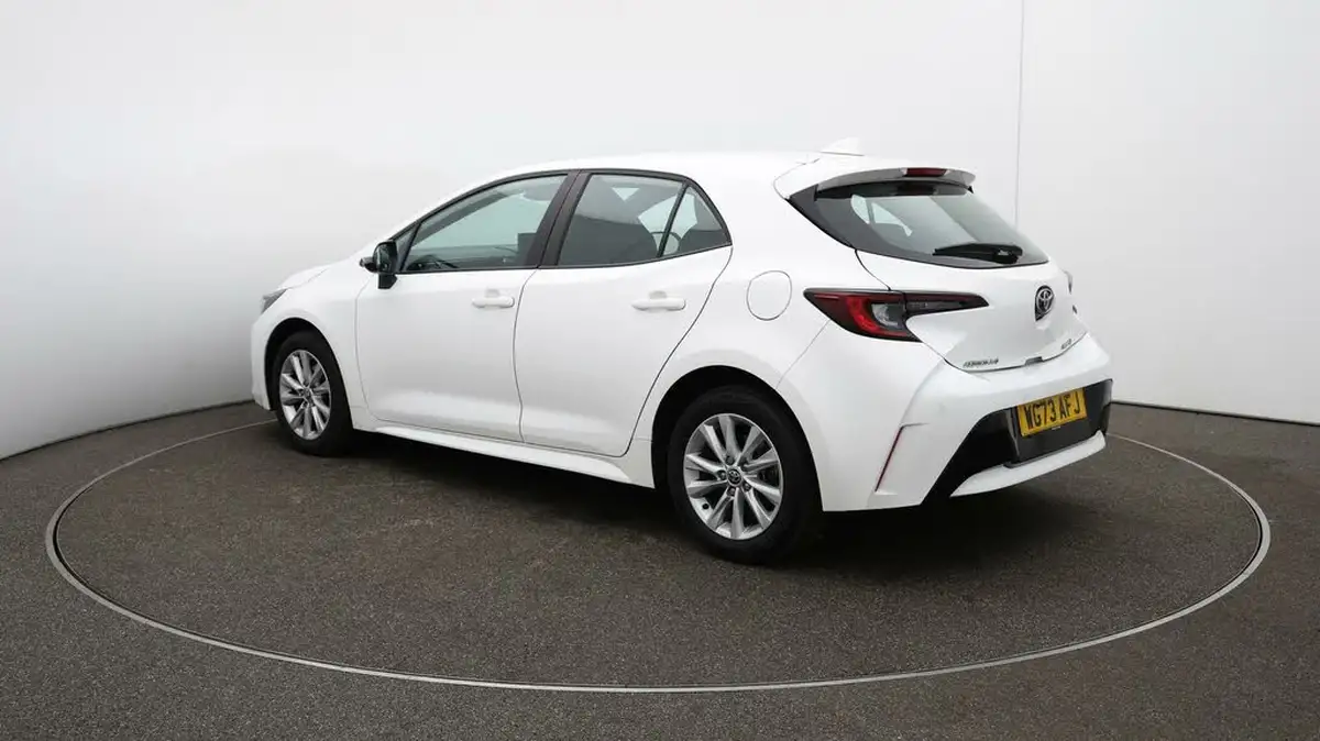 2023-toyota-corolla-18-vvt-i-icon-138bhp-hatchback-5d-big-5