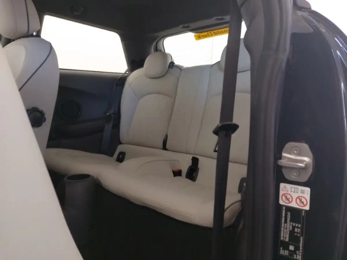 2021-mini-cooper-15-cooper-exclusive-hatchback-3d-big-5