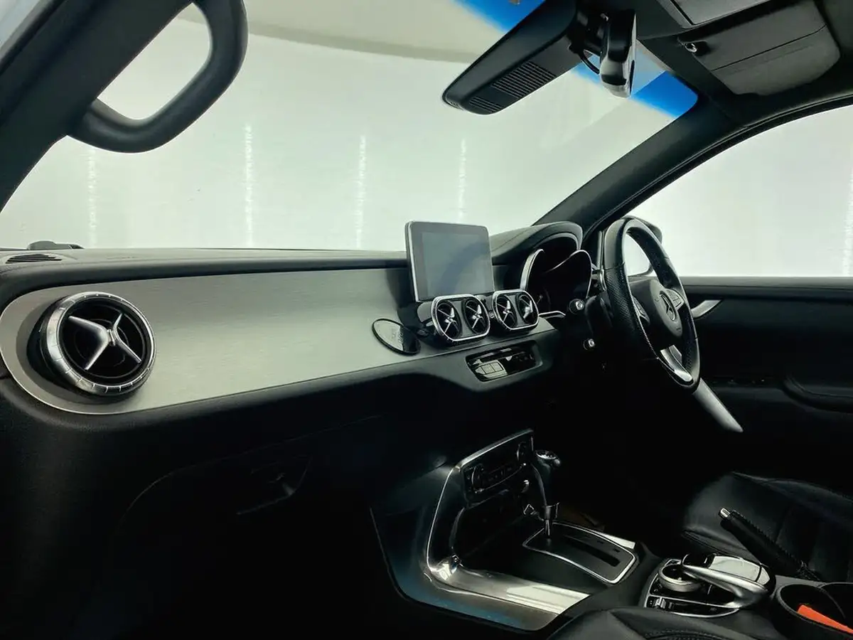 2020-mercedes-benz-x-class-30td-350-power-big-28