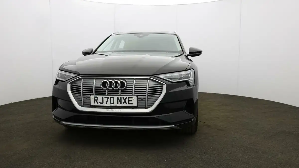 2021-audi-e-tron-50e-technik-station-wagon-big-35