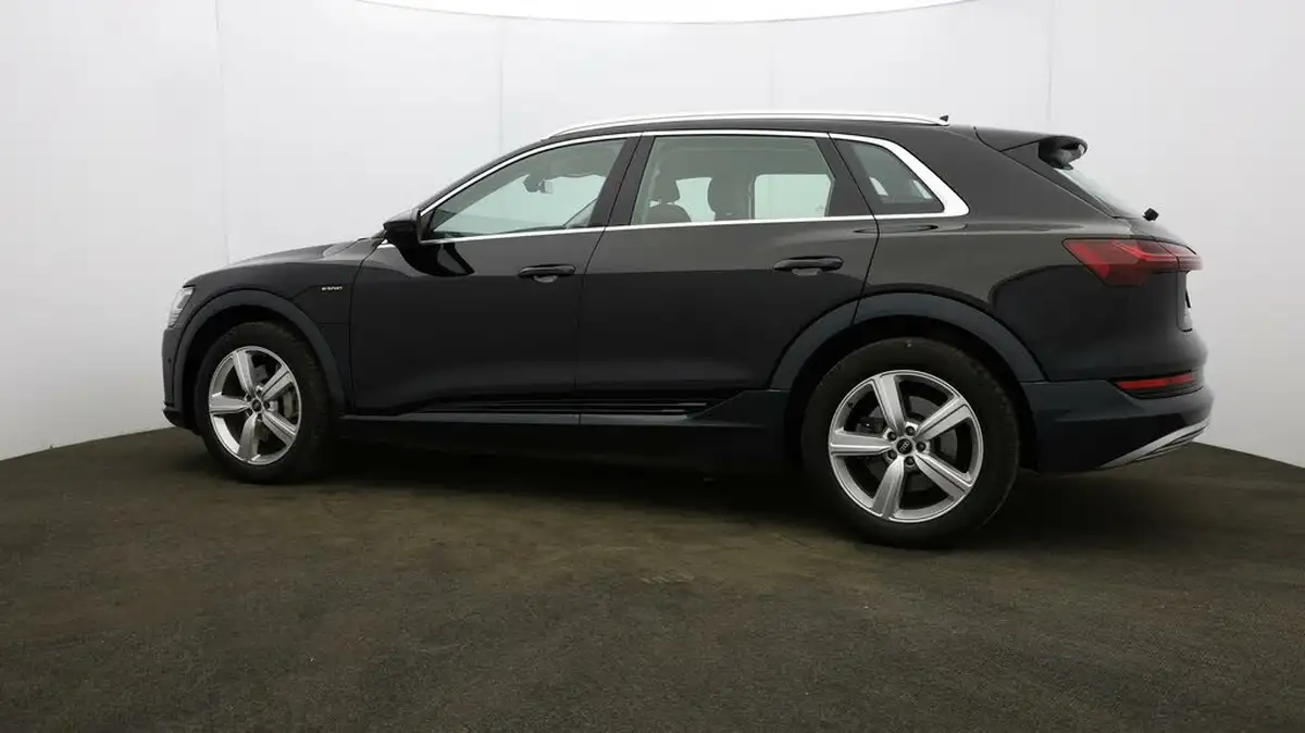 2021-audi-e-tron-50e-technik-station-wagon-big-59