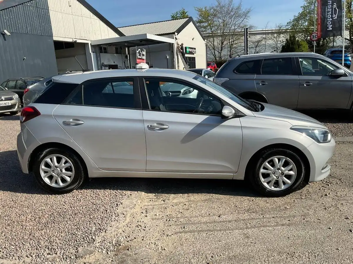 2018-hyundai-i20-12-se-hatchback-5d-big-59