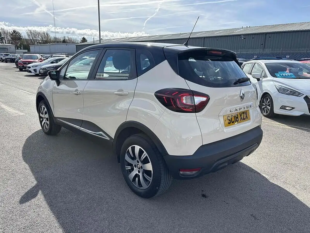 2018-renault-captur-09-tce-play-big-2