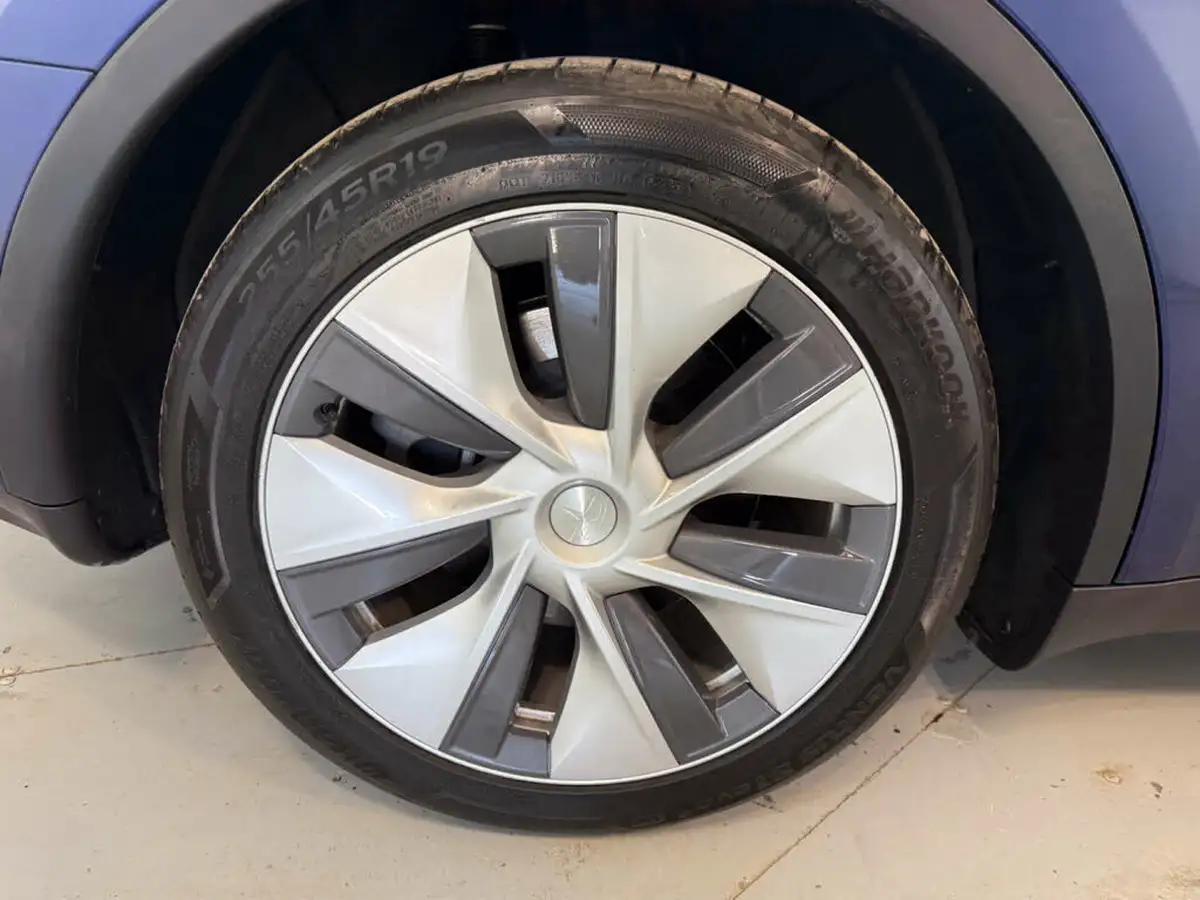 2023-tesla-model-y-e-rwd-big-22