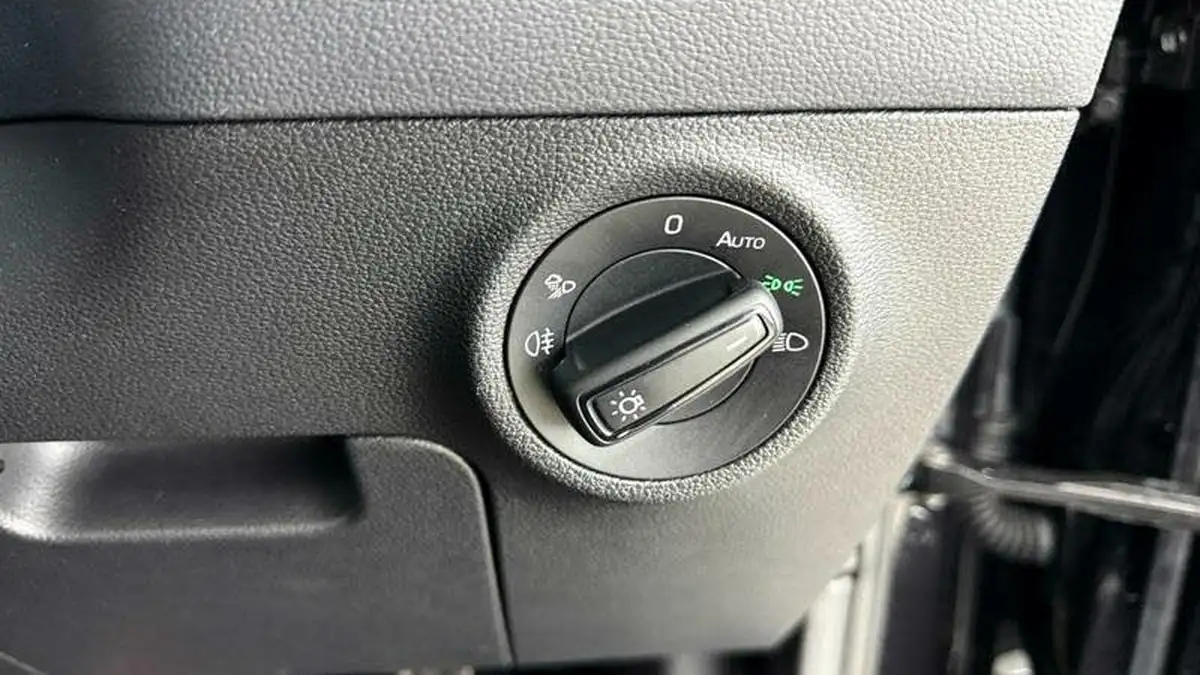 2022-skoda-karoq-15-tsi-sportline-big-19