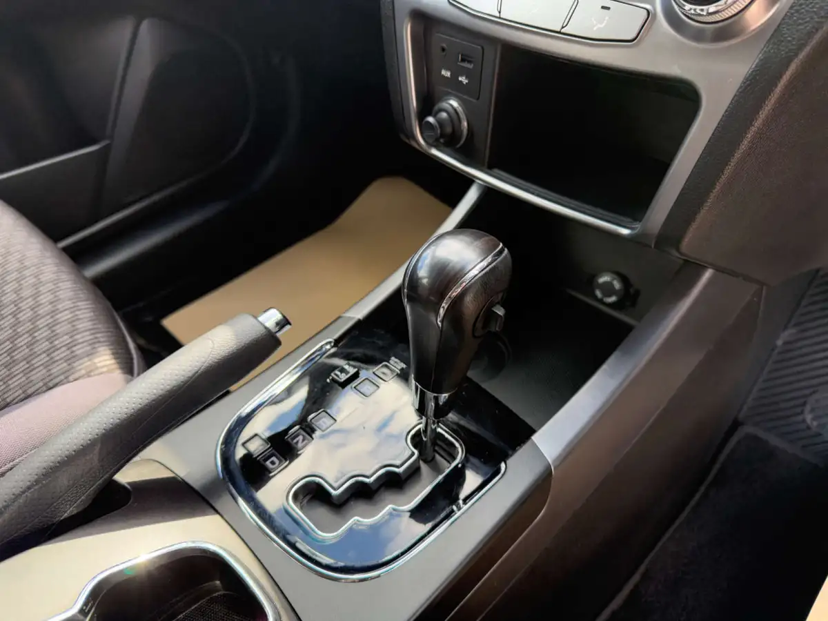 2015-ssangyong-korando-big-11