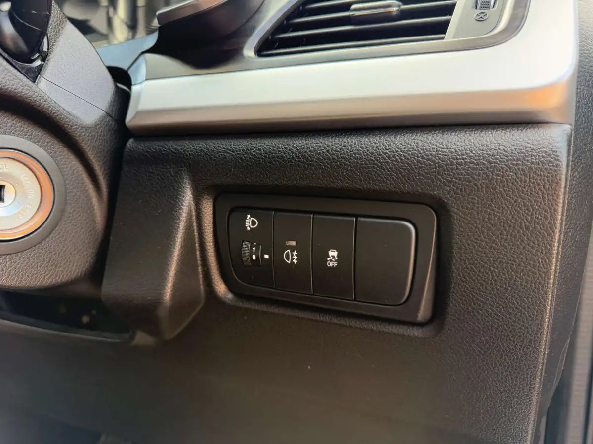 2015-ssangyong-korando-big-34