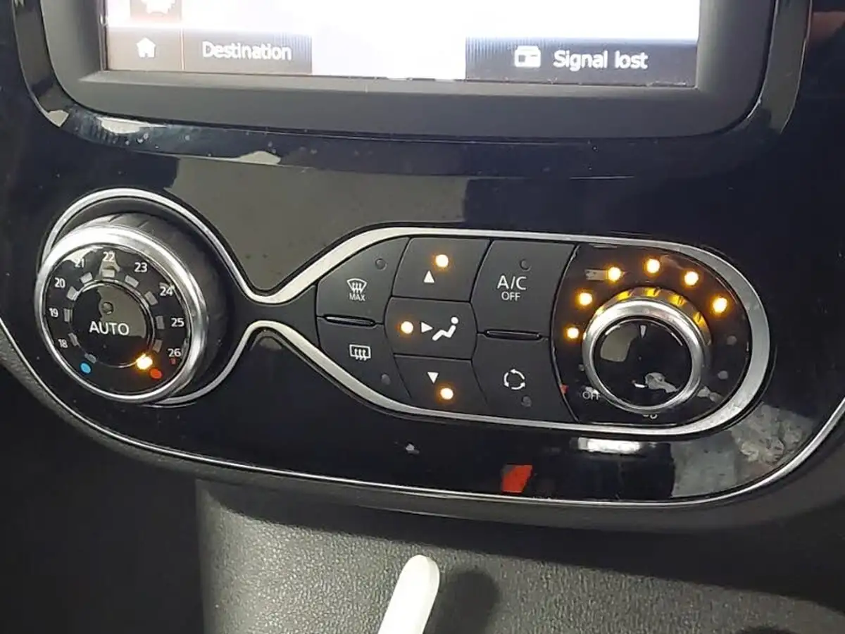 2018-renault-captur-09-tce-iconic-big-14