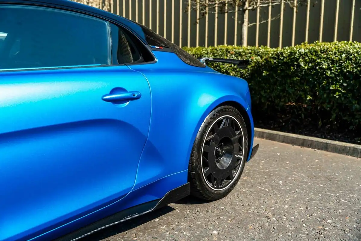 2024-alpine-a110-18-t-r-le-mans-le-big-3