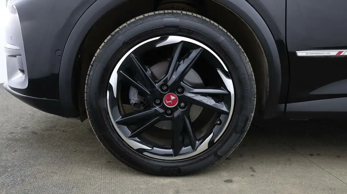 2020-ds-ds-7-crossback-16-puretech-performance-line-180ps-big-17