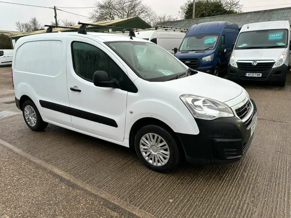 2017-peugeot-partner-16bluehdi-s-l1-75pseu6-648-panel-big-10