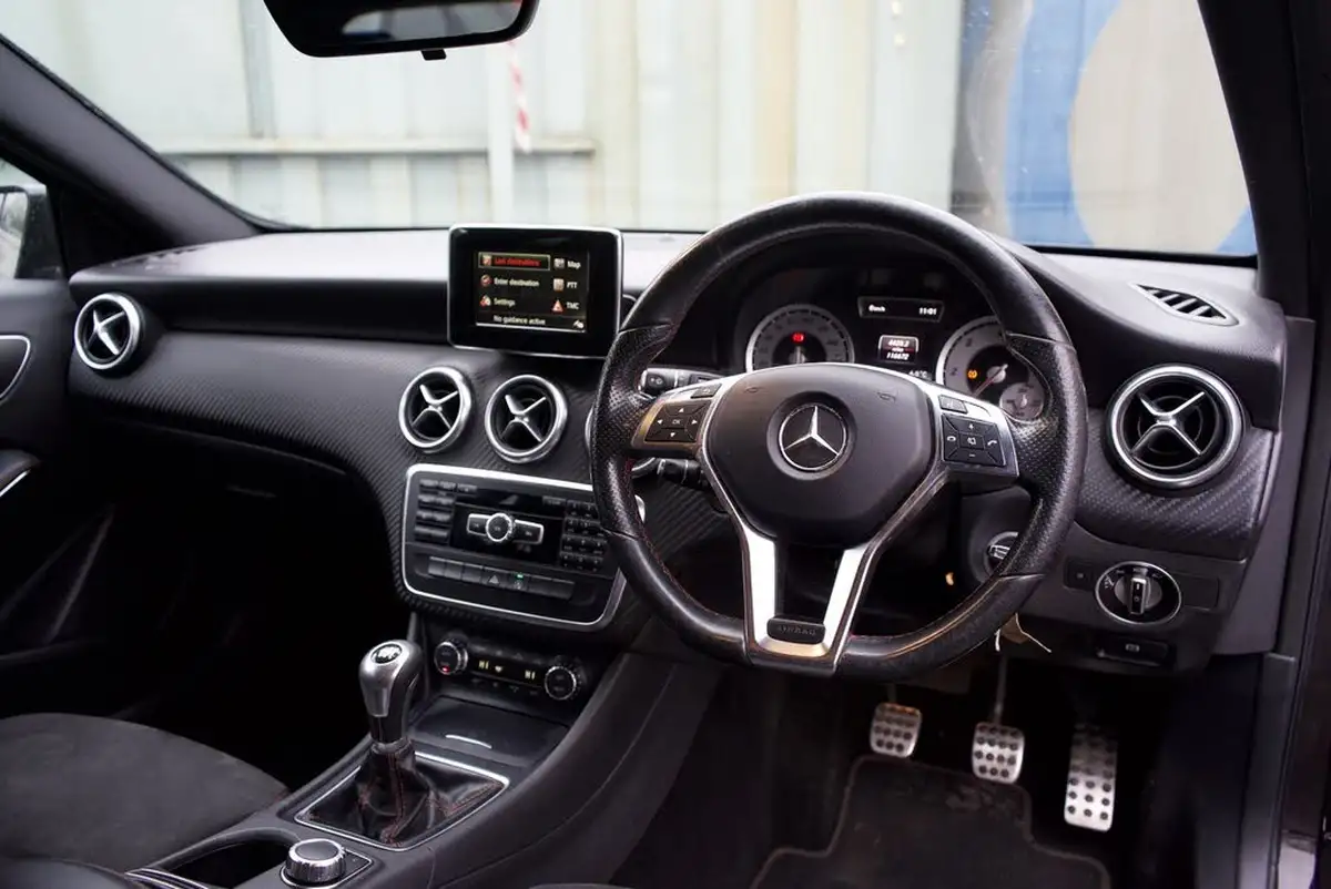2015-mercedes-benz-a-class-15cdi-a180-amg-sport-big-30