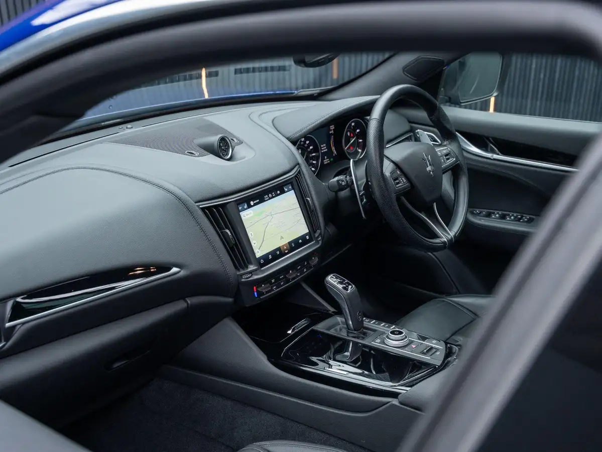 2021-maserati-levante-30-big-41