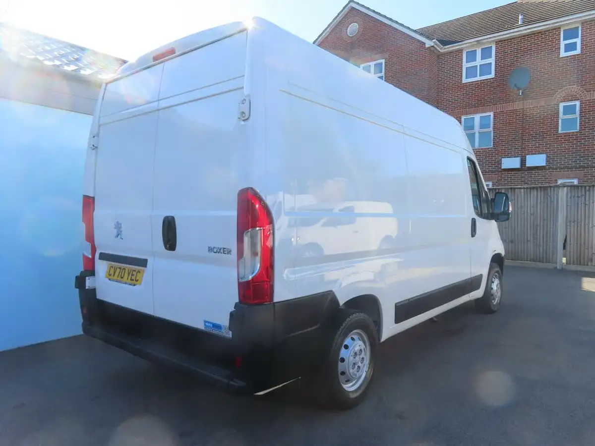 2020-peugeot-boxer-22-bluehdi-professional-335-l2-h2-big-14
