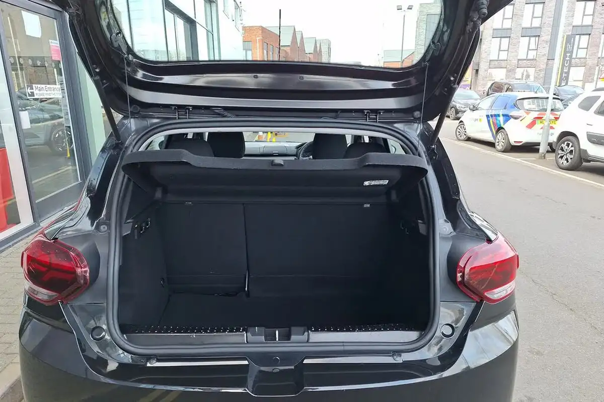 2021-dacia-sandero-10-tce-essential-90bhp-big-31