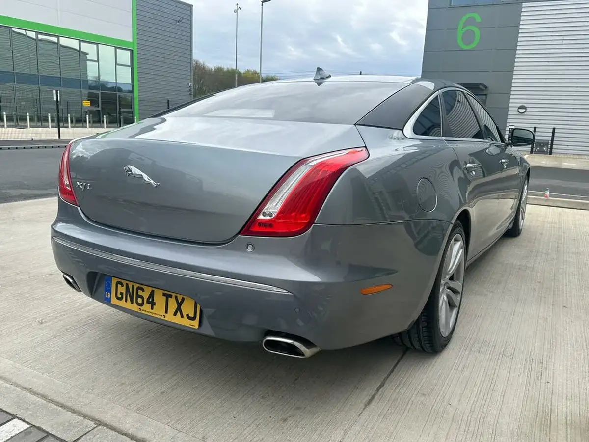 2014-jaguar-xj-series-30td-xj-premium-luxury-lwb-big-12