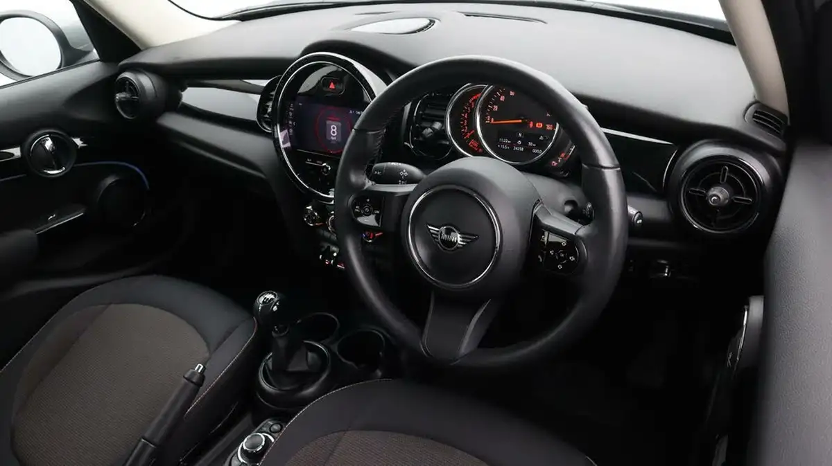 2022-mini-cooper-15-cooper-classic-hatchback-5d-big-9