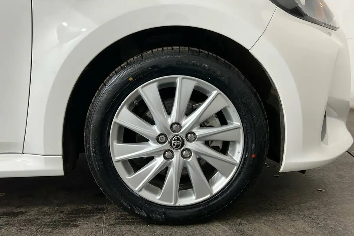 2021-toyota-yaris-15-vvt-i-icon-114bhp-hybrid-1490cc-e-cvt-big-10
