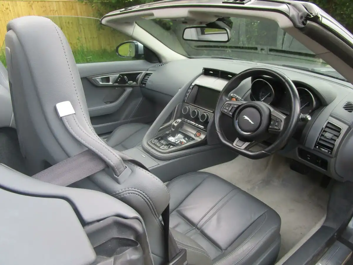 2014-jaguar-f-type-30-s-convertible-quickshift-big-13