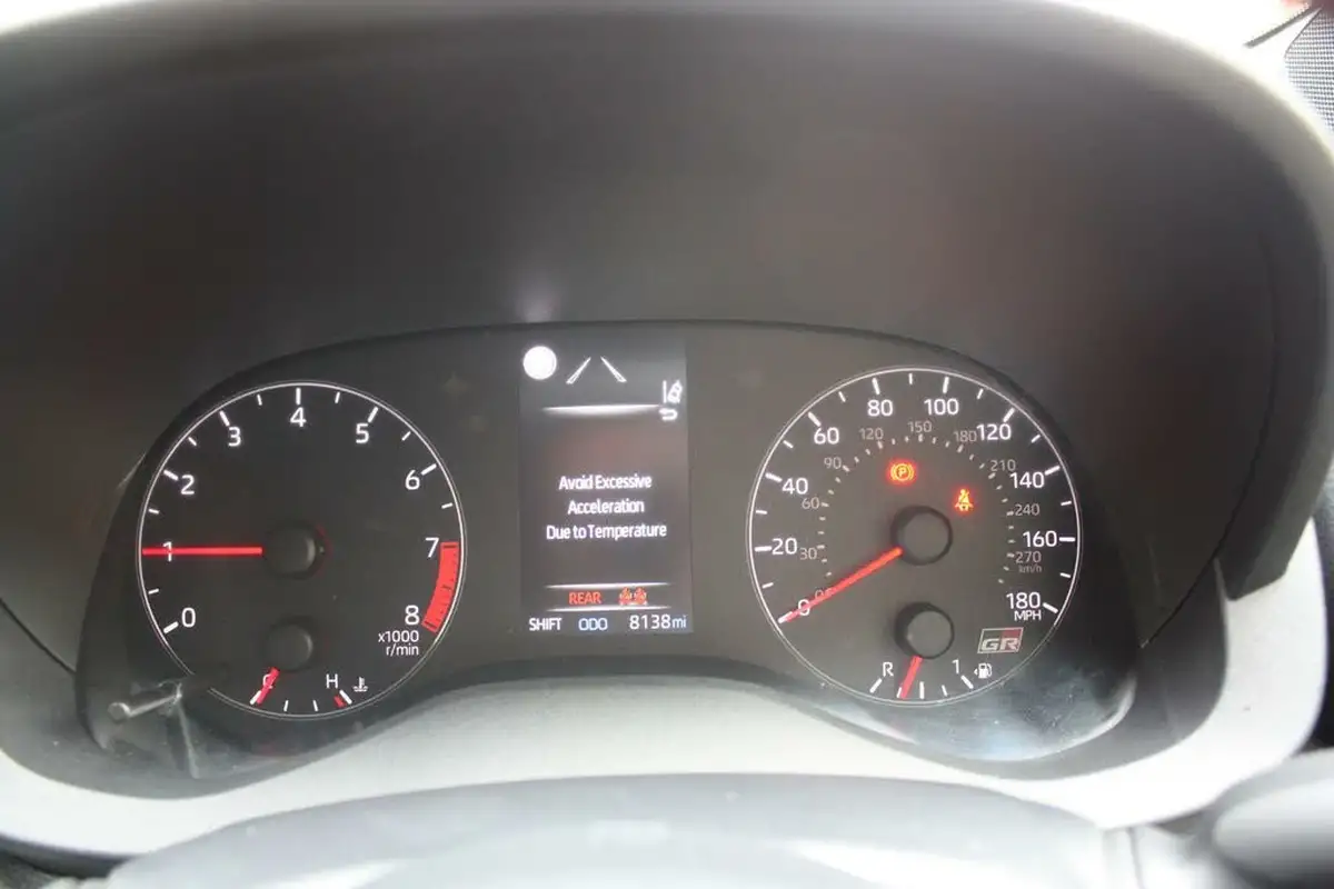 2021-toyota-yaris-16-gr-circuit-pack-big-13