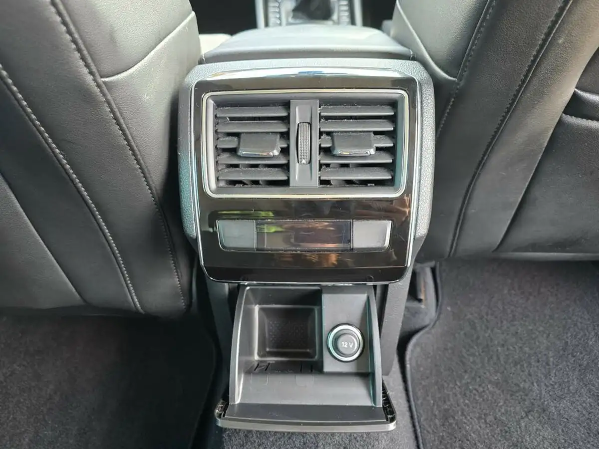 2018-skoda-superb-20tdi-scr-se-technology-hatchback-big-27