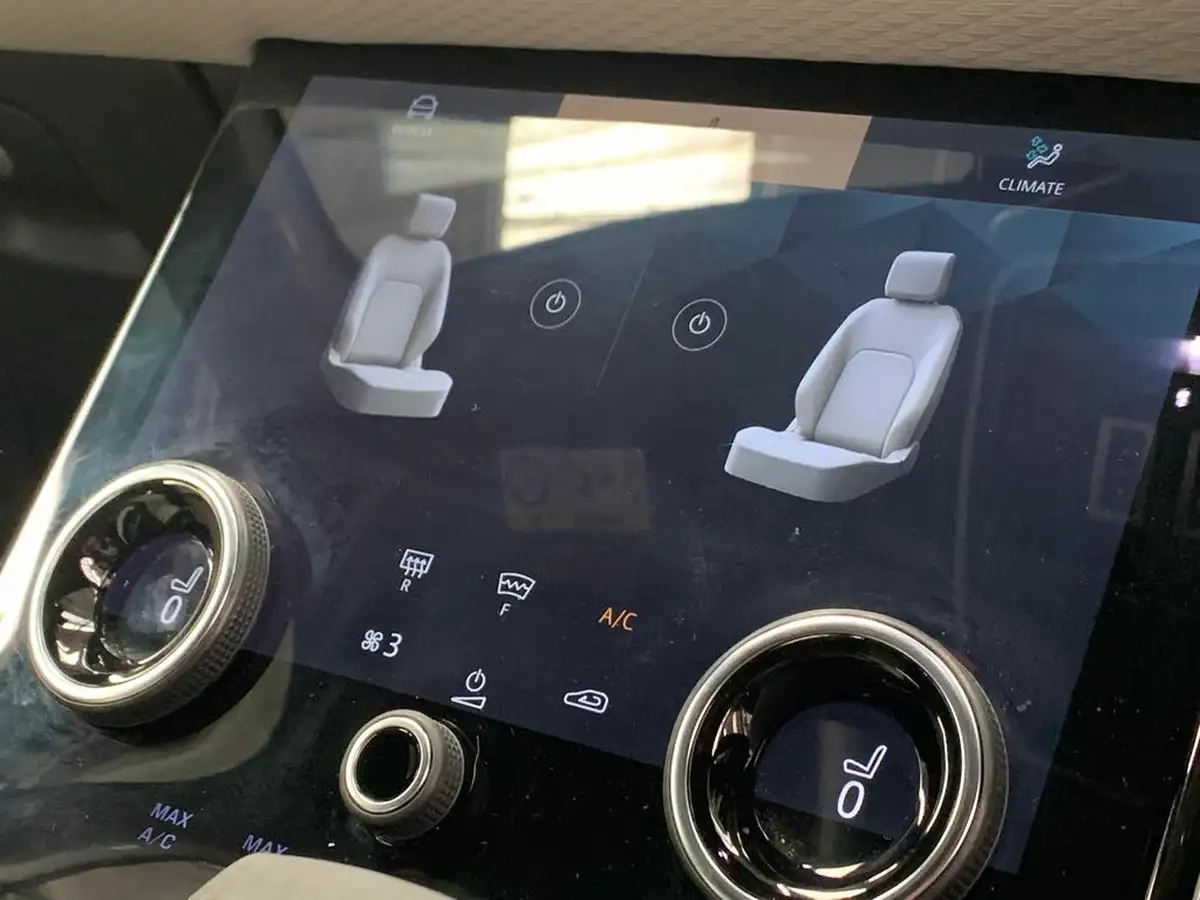 2022-land-rover-range-rover-velar-20-d200-velar-edition-big-21