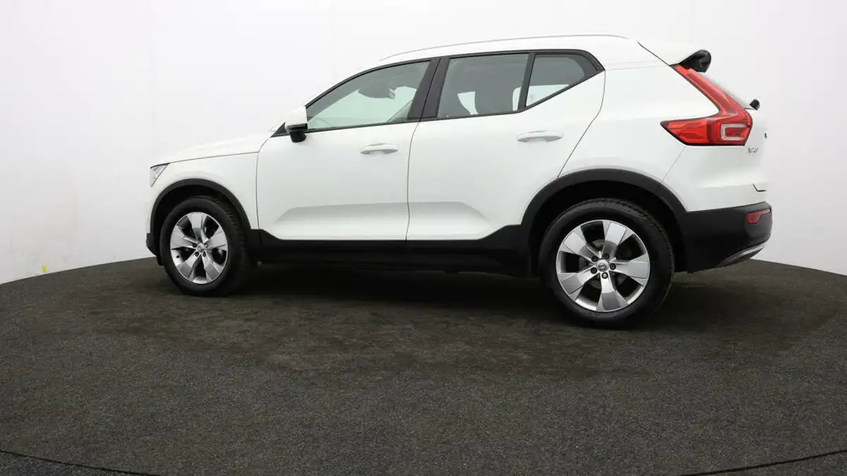 2018-volvo-xc40-20td-d3-momentum-pro-geartronic-big-64