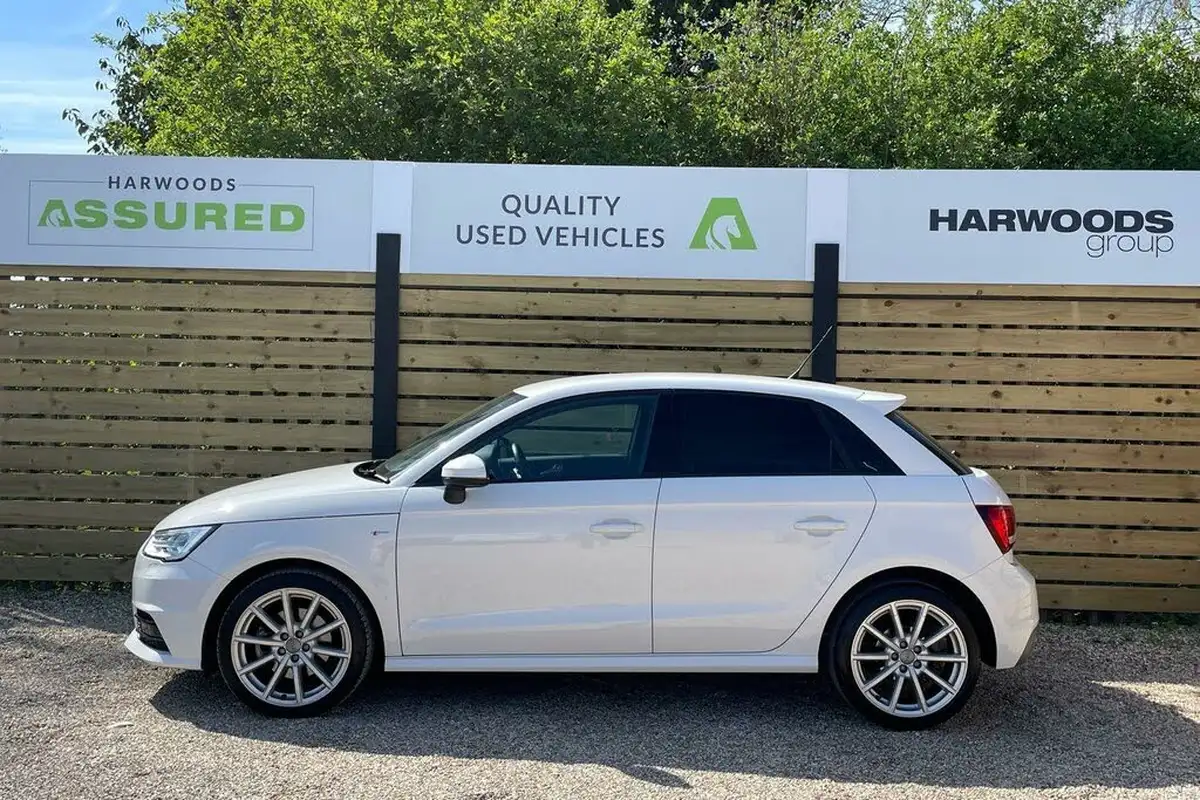 2017-audi-a1-14-tfsi-s-line-125ps-sportback-5d-big-8