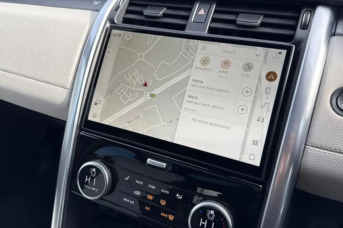 2024-land-rover-discovery-30-d300-dynamic-hse-big-12