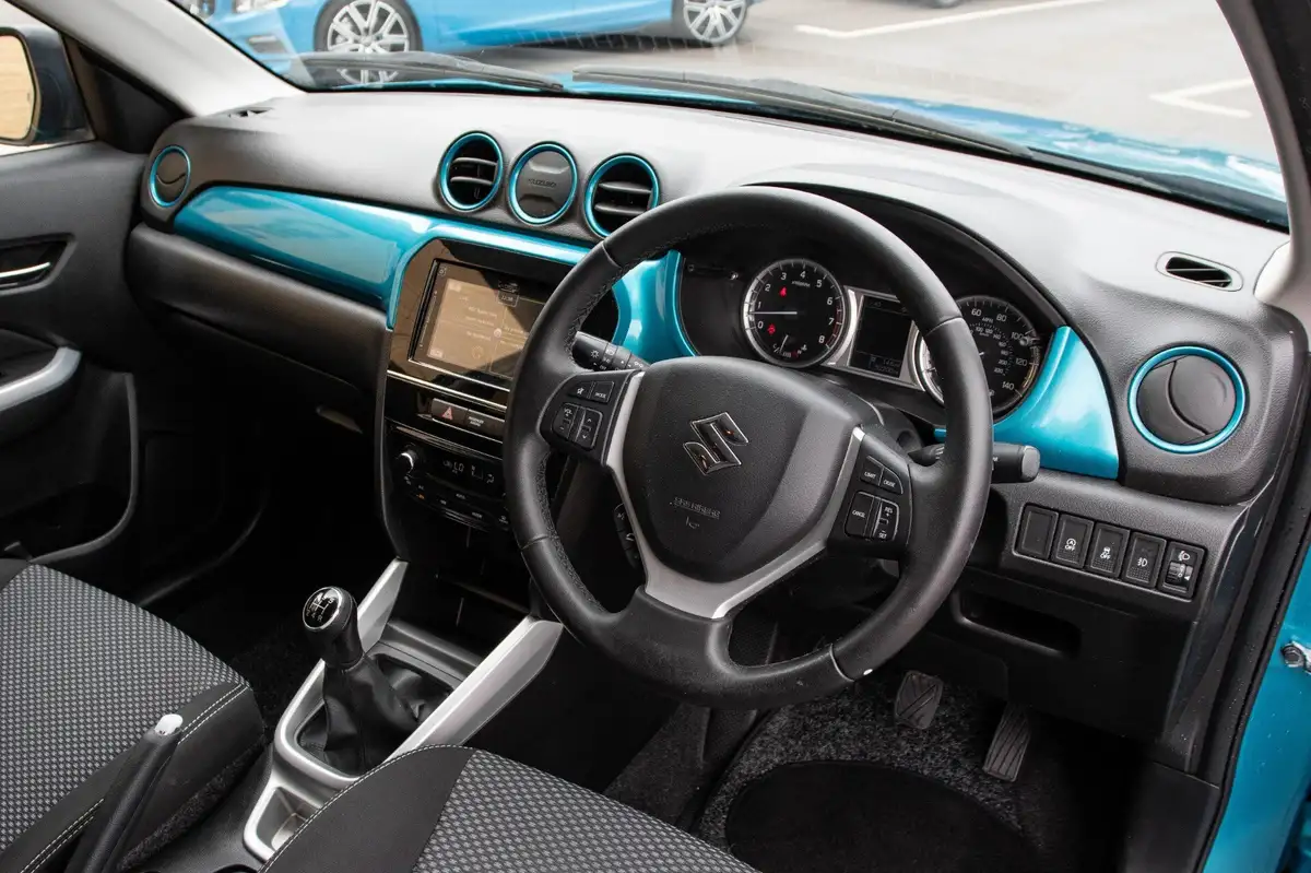 2016-suzuki-vitara-16-sz-t-big-4