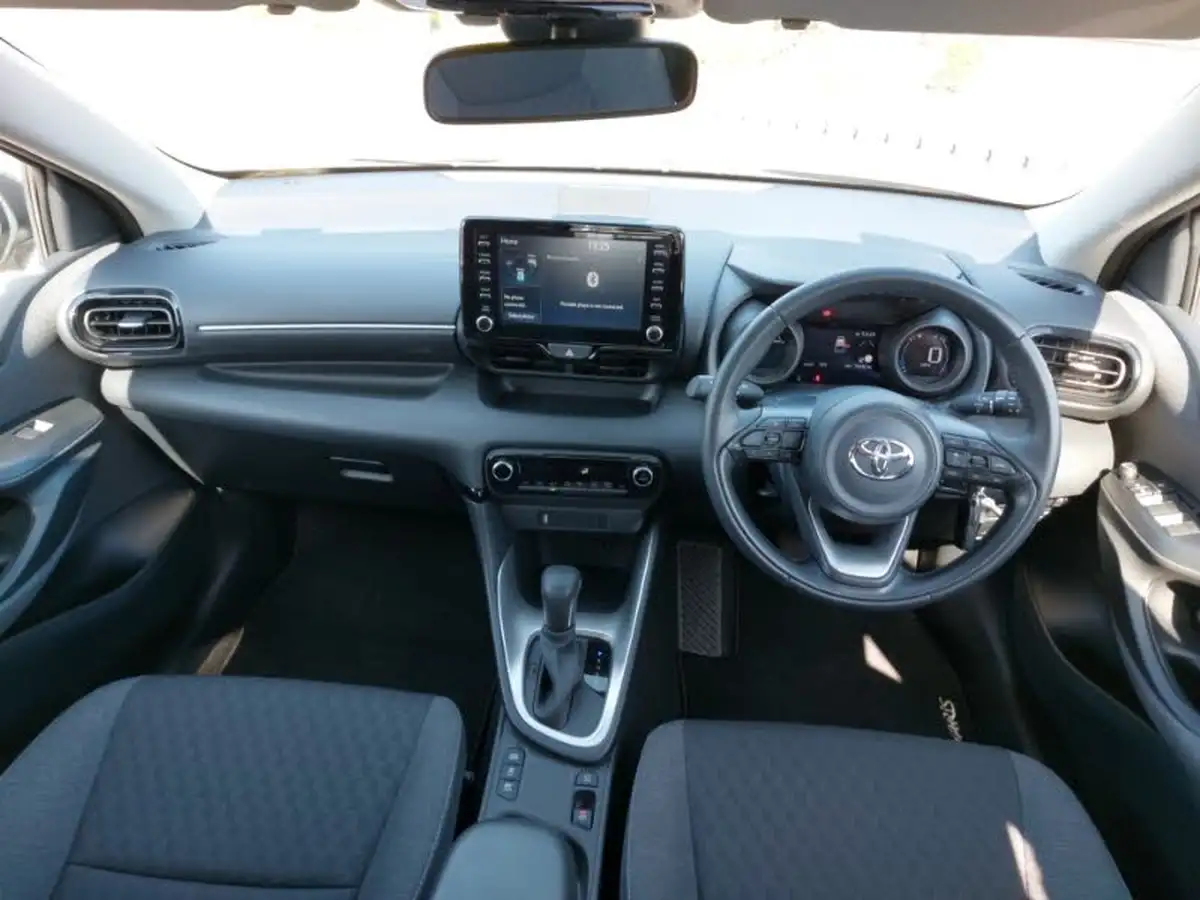 2022-toyota-yaris-15-vvt-i-design-big-2