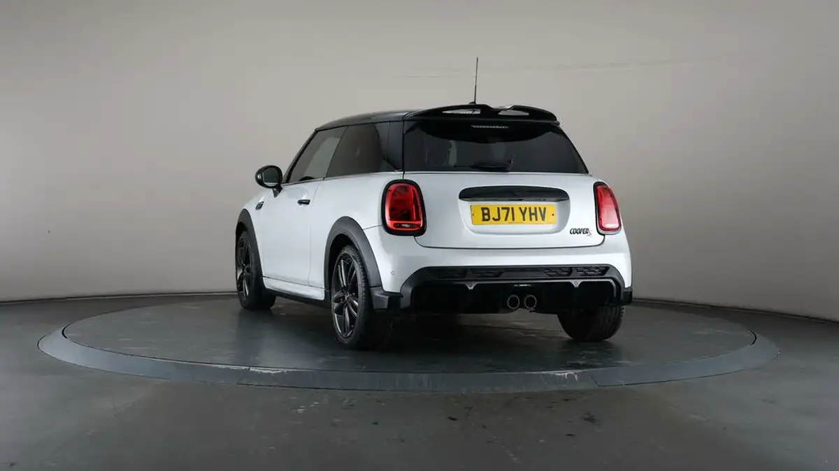 2021-mini-cooper-20-cooper-s-sport-hatchback-3d-big-48