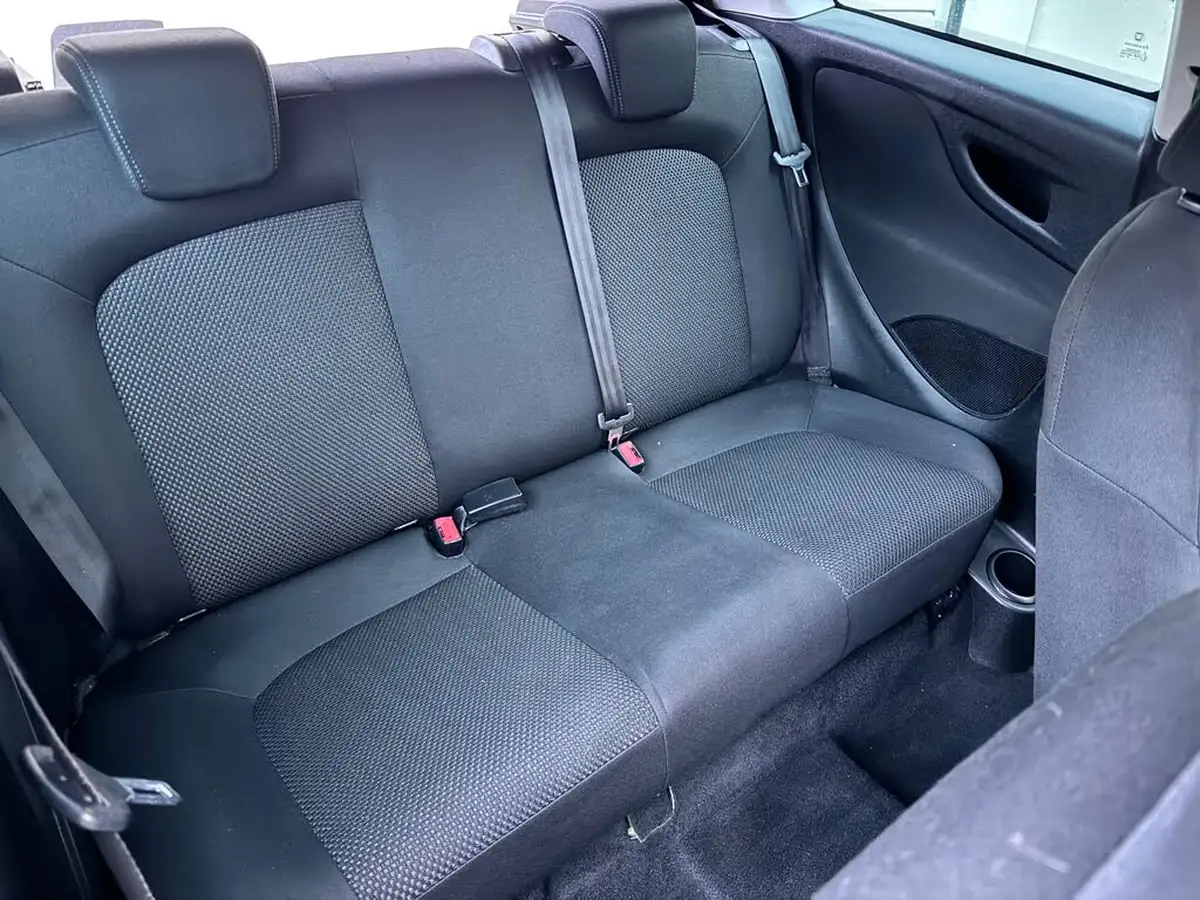 2012-fiat-punto-09-3d-big-30