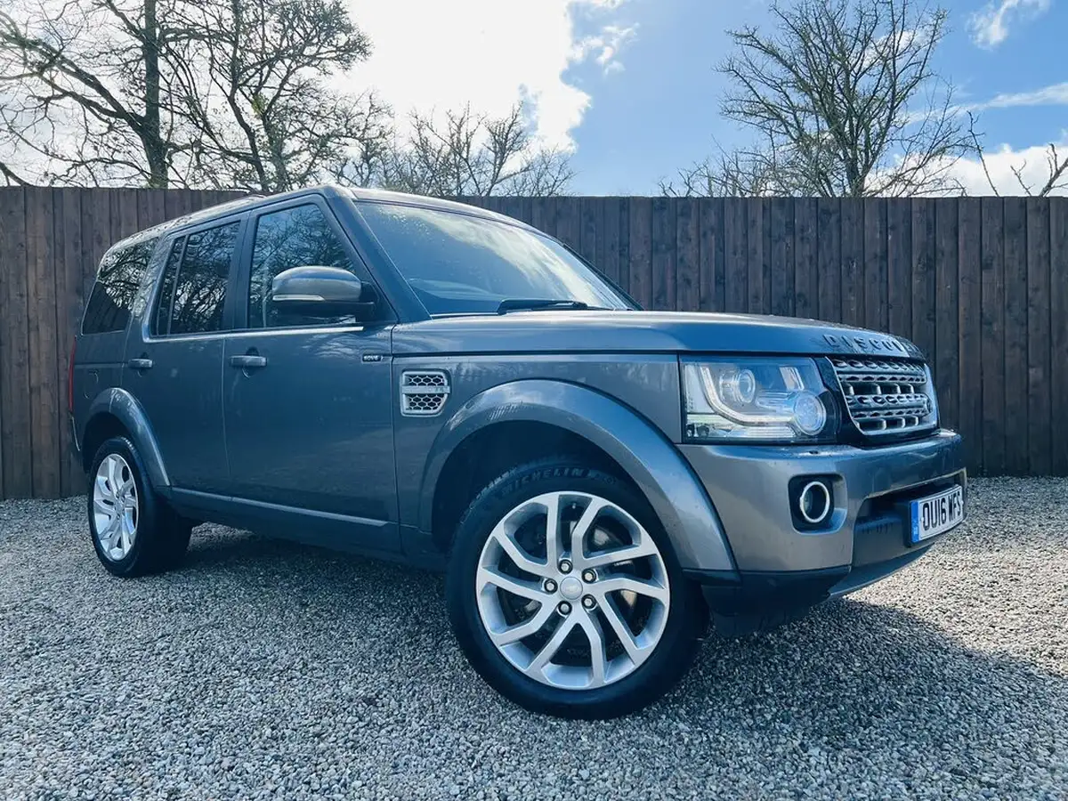 2016-land-rover-discovery-4-30-sd-v6-hse-big-3