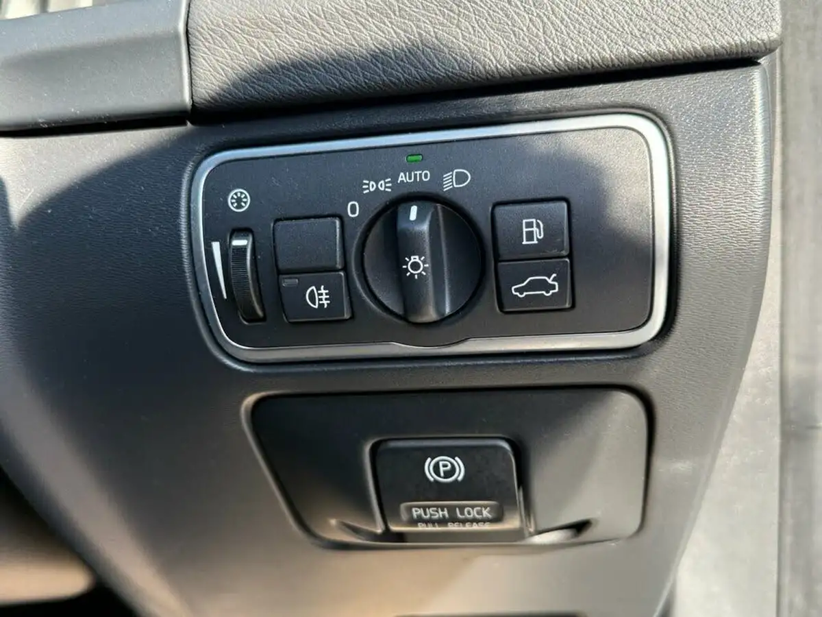 2014-volvo-v60-16td-d2-se-lux-nav-powershift-big-28