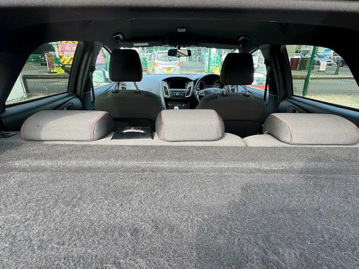 2017-ford-focus-15tdci-st-line-hatchback-big-20