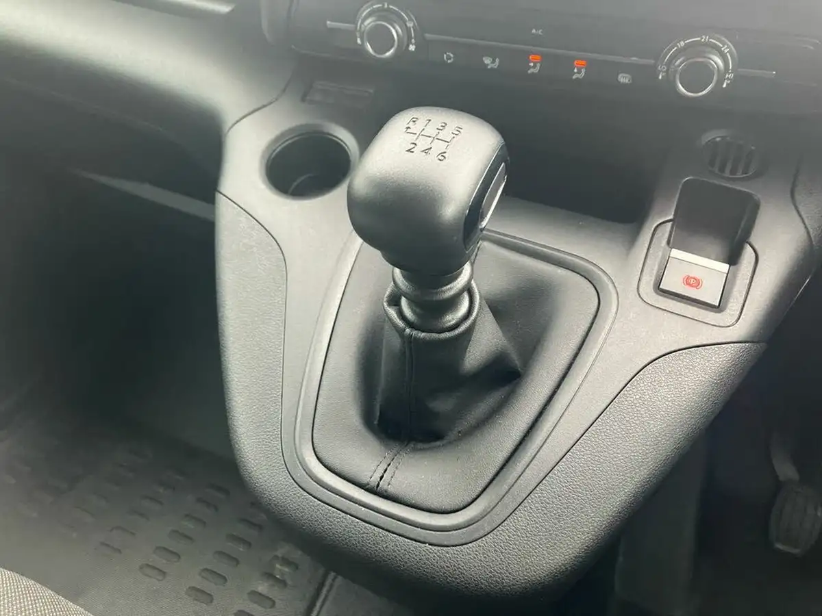 2023-peugeot-partner-15-bluehdi-1000-professional-premium-100pseu6d-ss-big-14
